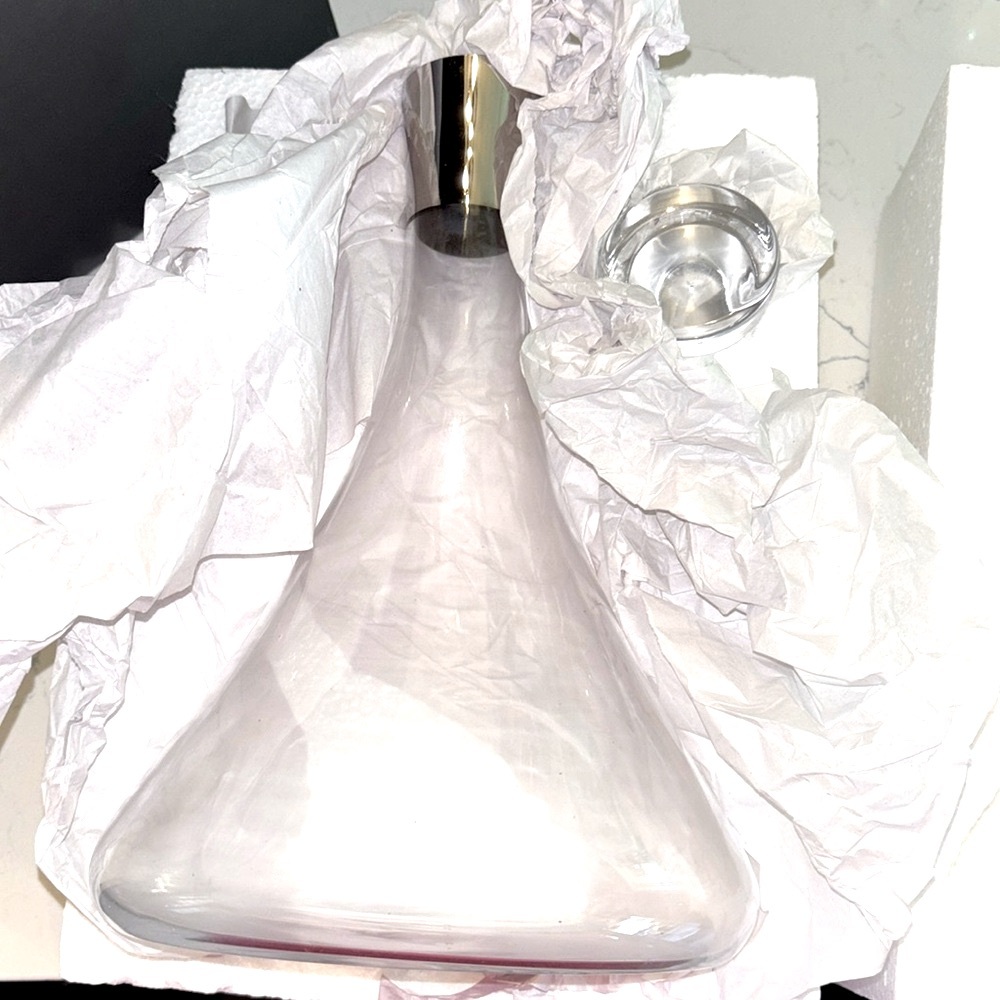 NEW Viski Liquor Wine Decanter with chrome band glass stopper holds 60 oz - Picture 3 of 7